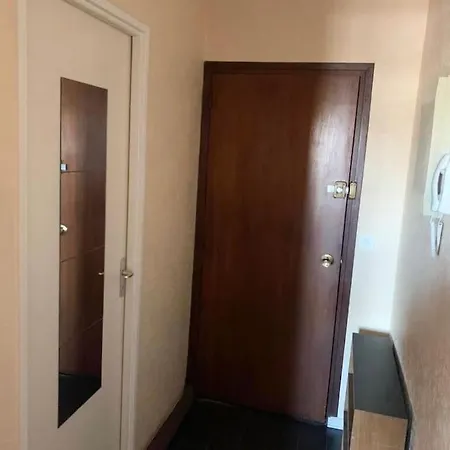 Daire Calme, Grand Parquet,chateau,insead *