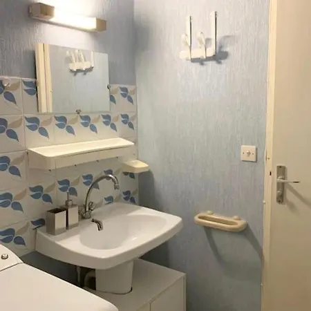 Daire Calme, Grand Parquet,chateau,insead